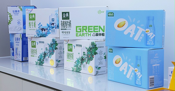 奶箱运输时返潮粘连怎么办？金印联水性光油来解决